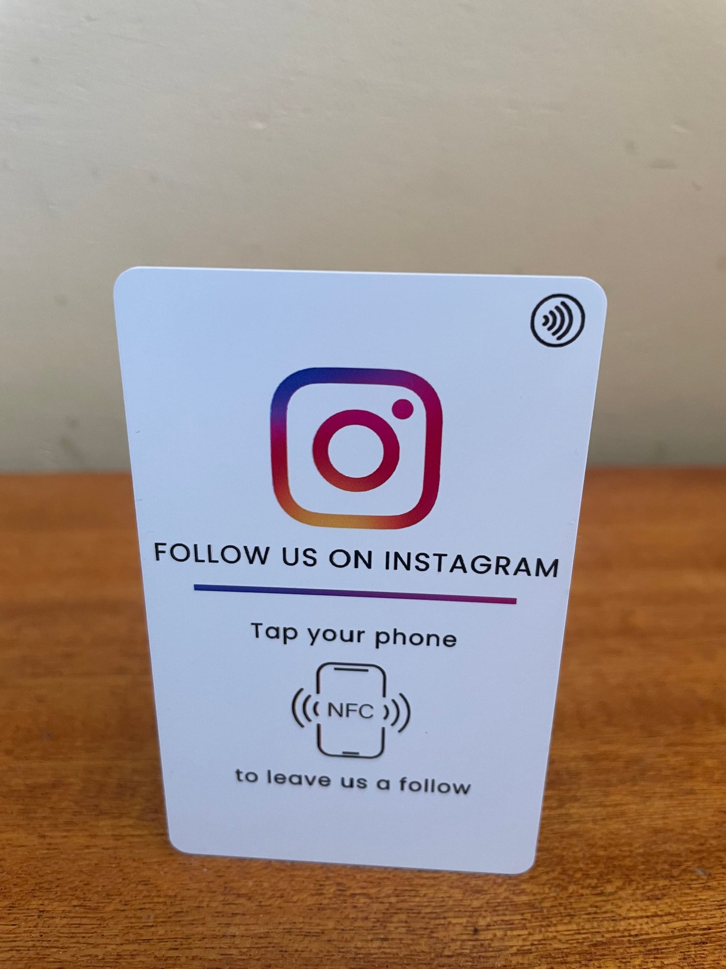 Karta NFC na Instagramie